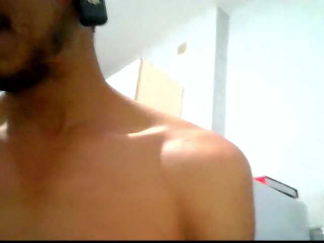 Hulio18Pro live webcam show