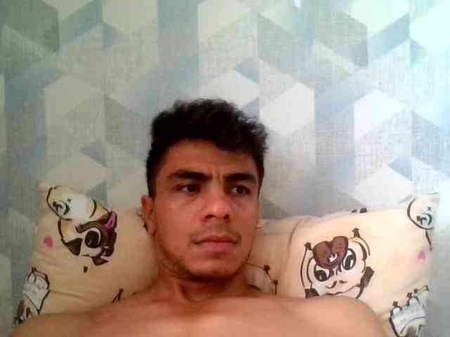 Hulio18Ultra Sex Cam Show