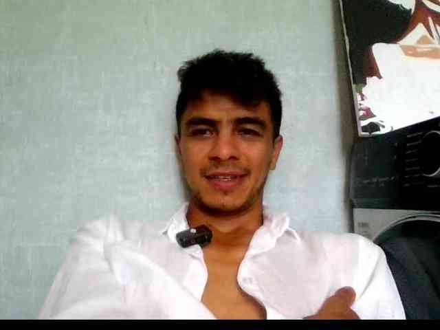 Hulio18Ultra Sex Cam Show