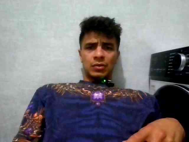 Hulio18Ultra Sex Cam Show