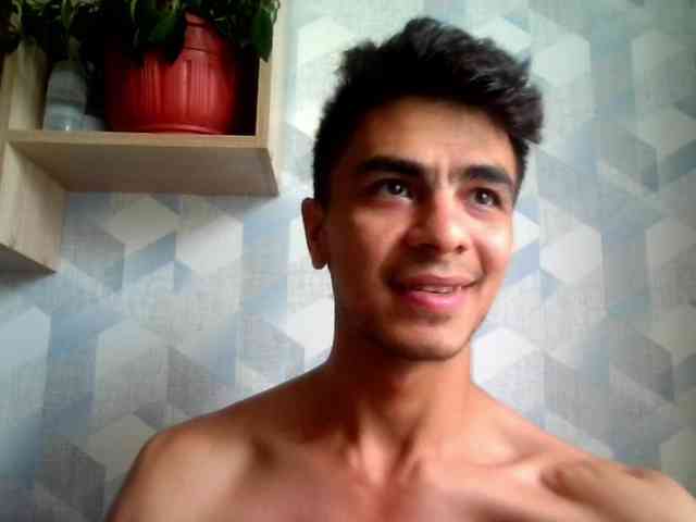 Hulio18Ultra Sex Cam Show