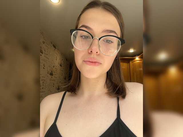Yanchs live on BongaCams