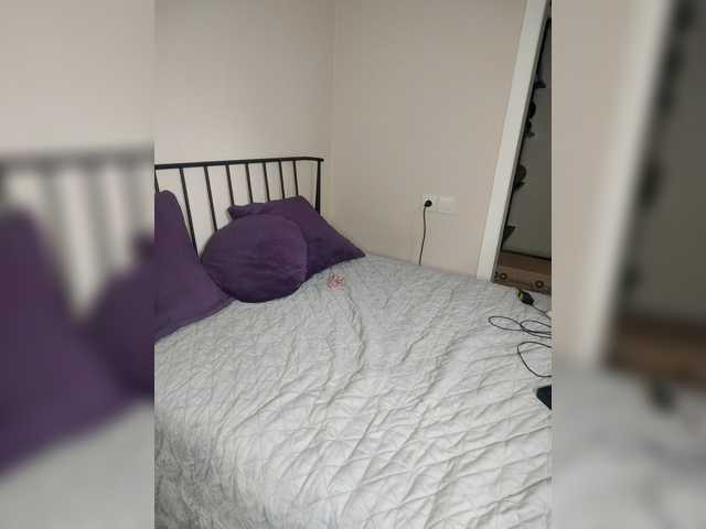 Loloshka222 live cam on BongaCams