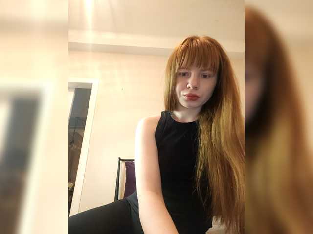 Loloshka222, en vivo ahora en BongaCams
