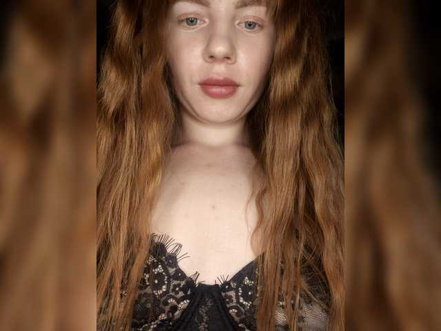 Loloshka222 live cam on BongaCams