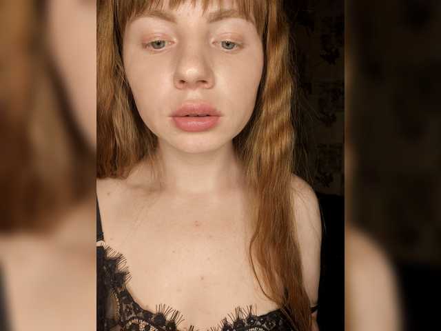 Loloshka222 live cam on BongaCams