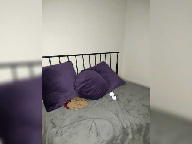 Loloshka222 live cam on BongaCams