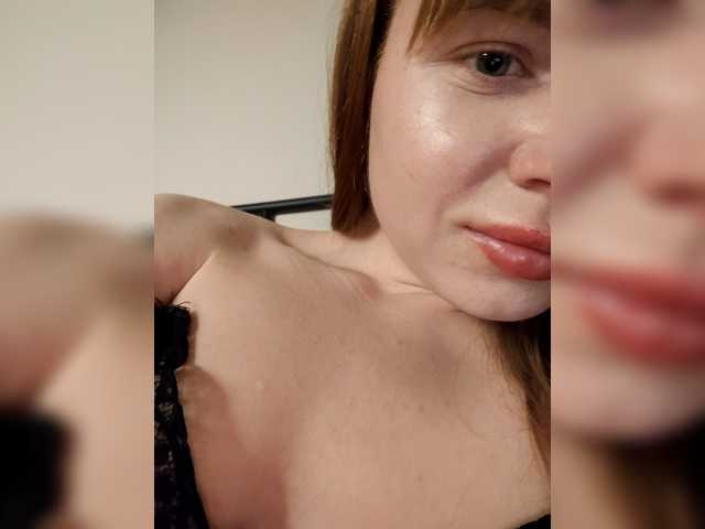 Loloshka222 live cam on BongaCams