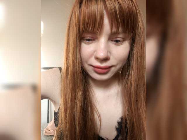 Loloshka222, en directo ahora en BongaCams