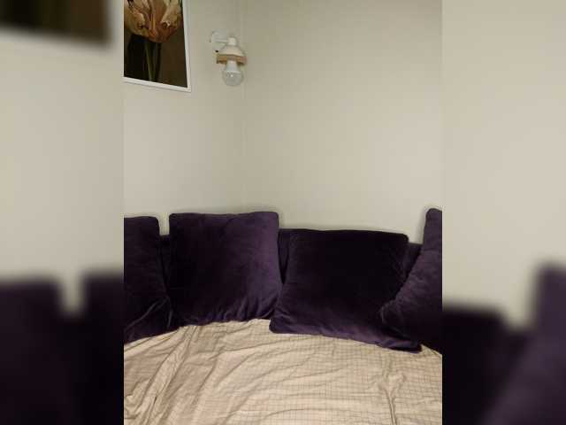 Loloshka222 live cam on BongaCams