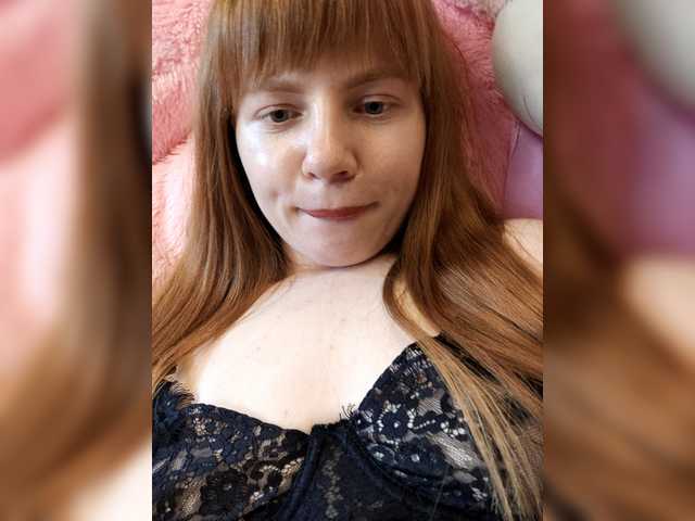 Loloshka222 live cam on BongaCams