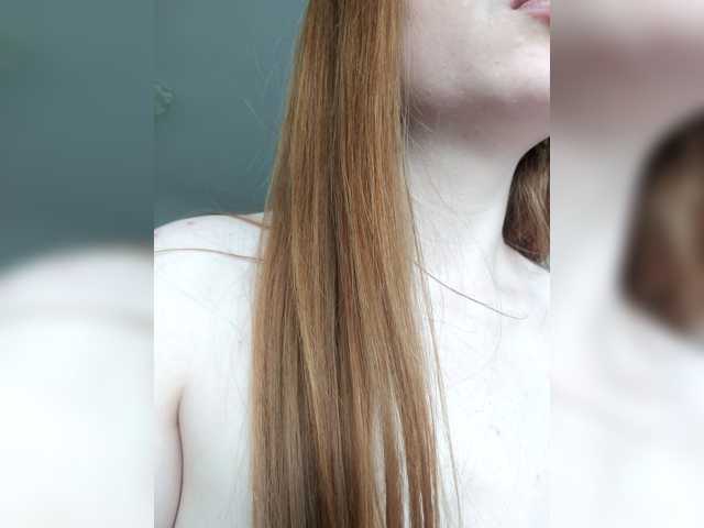 Loloshka222 live cam on BongaCams