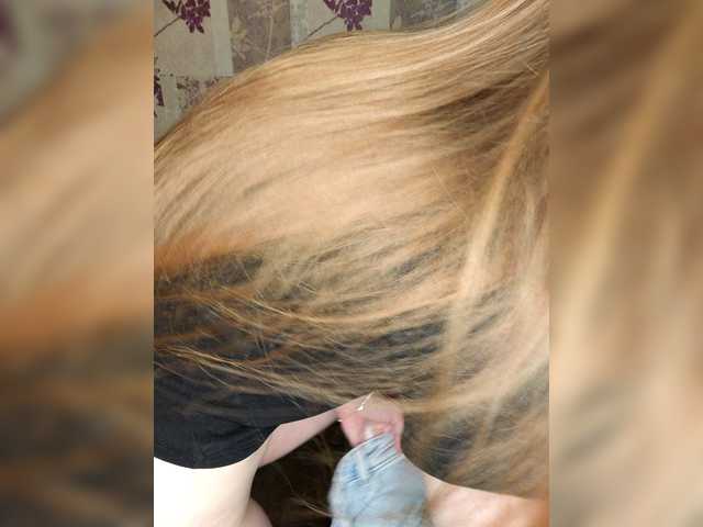 Loloshka222 live cam on BongaCams
