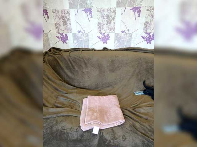 Loloshka222 live cam on BongaCams