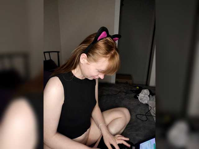 Loloshka222 live cam on BongaCams