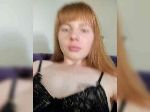 Loloshka222 Live Webcam on BongaCams