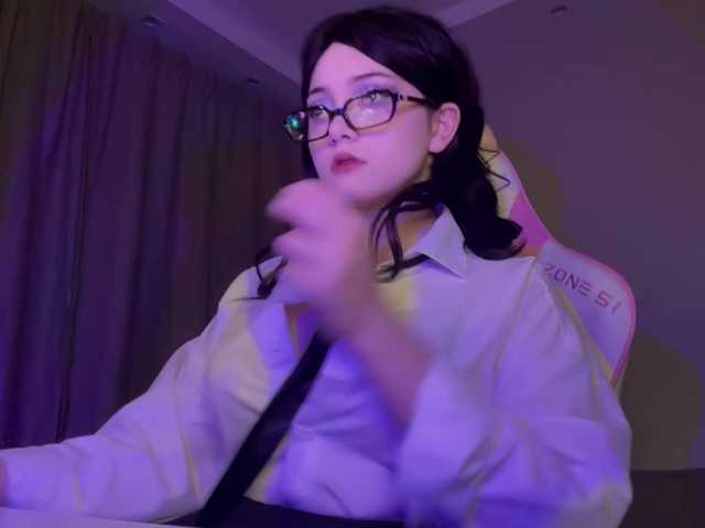DetkaKonfetka1 live cam on BongaCams