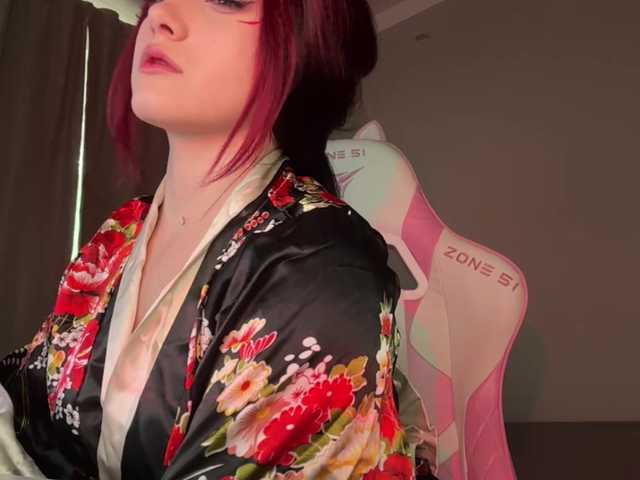 DetkaKonfetka1 live cam on BongaCams