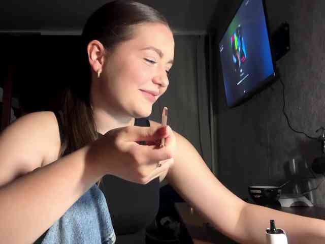 KoketkaLily webcam