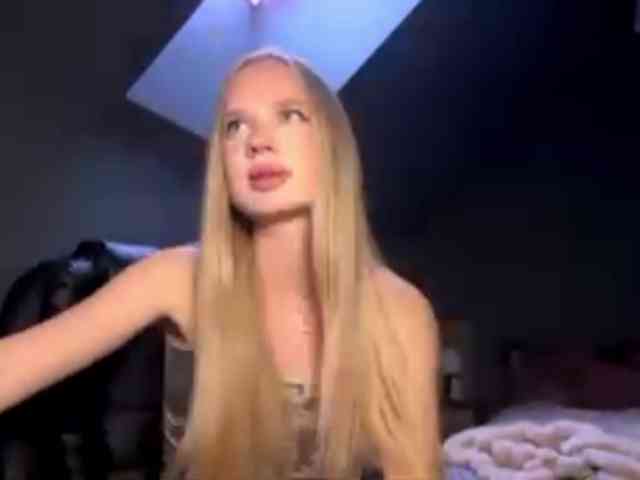 LizaRival webcam