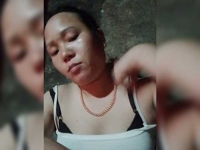 lyna23 live cam on BongaCams