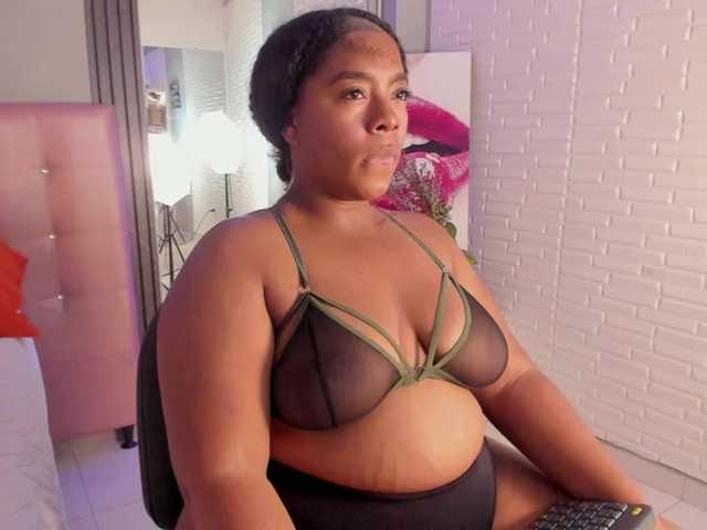 Stephanie-Wheeler live cam on BongaCams