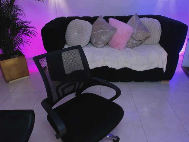 Sussy-Doll1 live webcam show