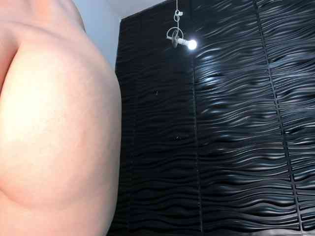 Kendra-Di-Marco webcam