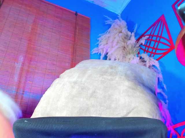 valeria-torress live webcam show