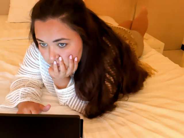 MollieWaltman live cam on BongaCams
