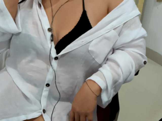 MollieWaltman live cam on BongaCams