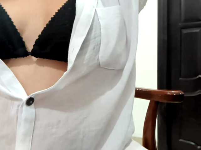 MollieWaltman live cam on BongaCams