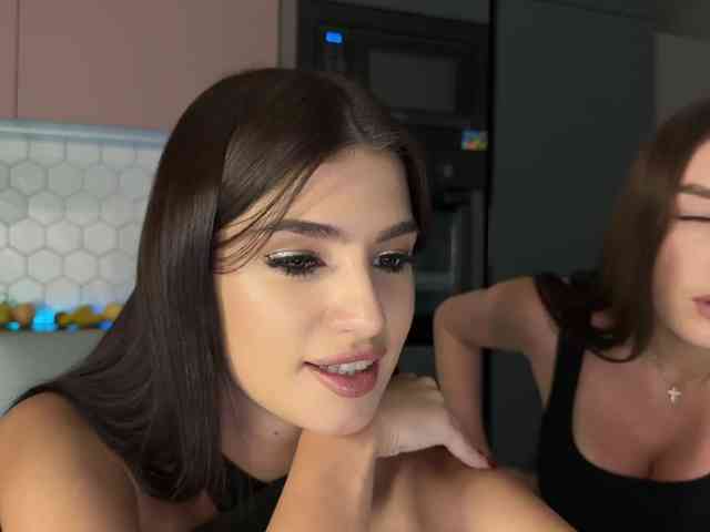 Honey-Trapp Sex Cam Show