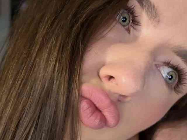 Honey-Trapp Sex Cam Show