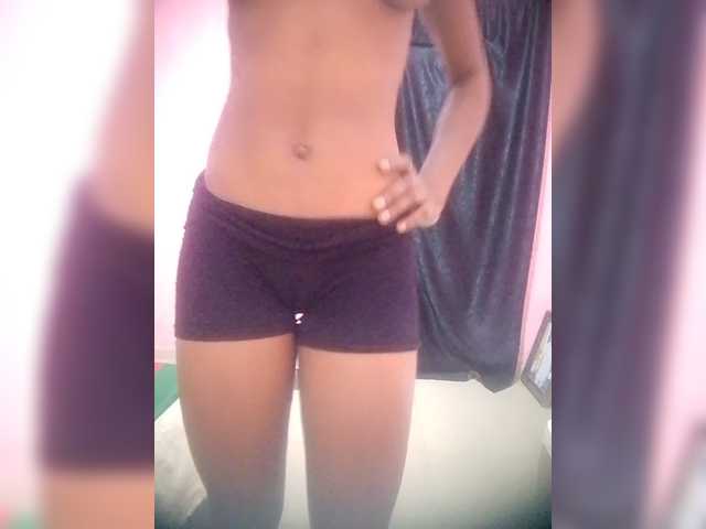 Zuricharm live cam on BongaCams