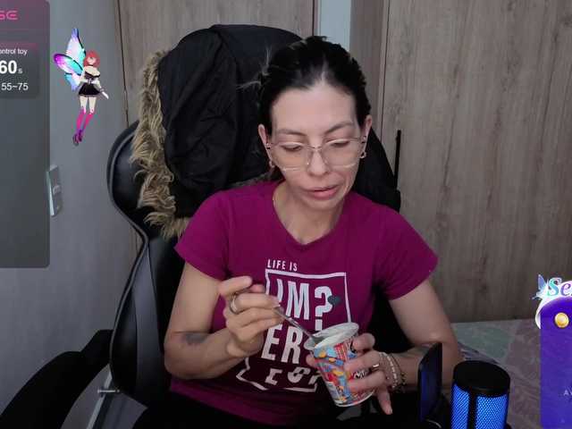 Milacoxx38 live cam on BongaCams