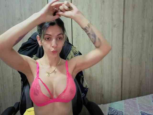 Milacoxx38 webcam