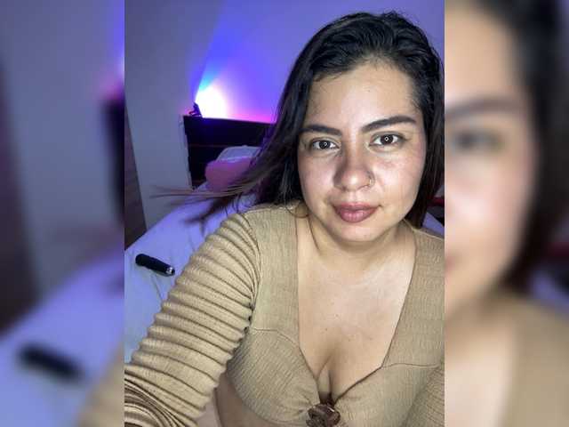 Atenalee live cam on BongaCams