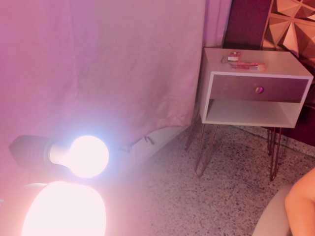 JadeZahar live cam on BongaCams