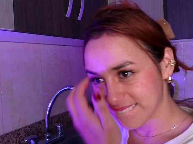 JadeZahar webcam
