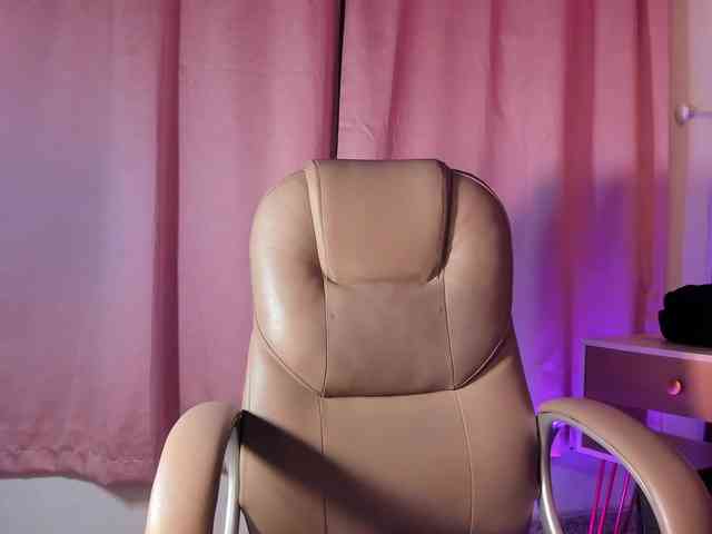 JadeZahar webcam