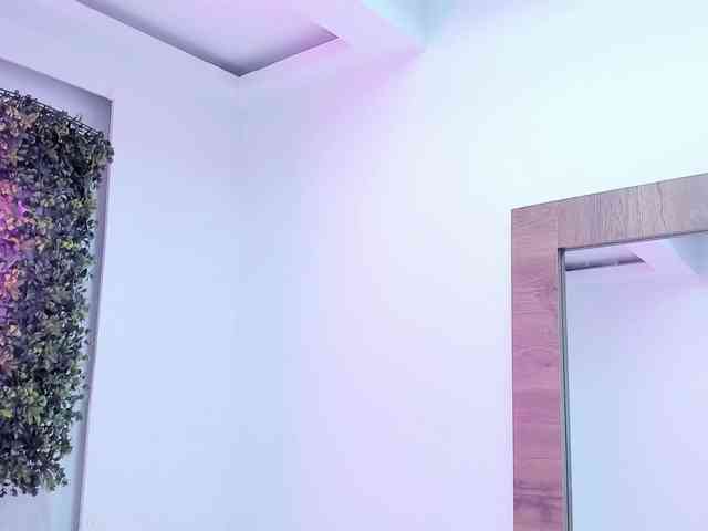 JadeZahar webcam