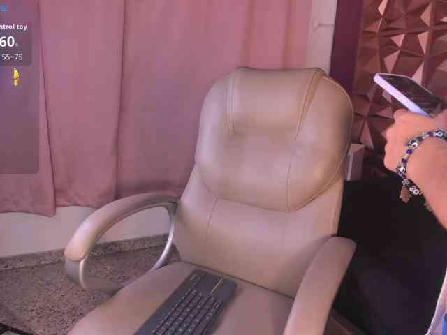 JadeZahar webcam