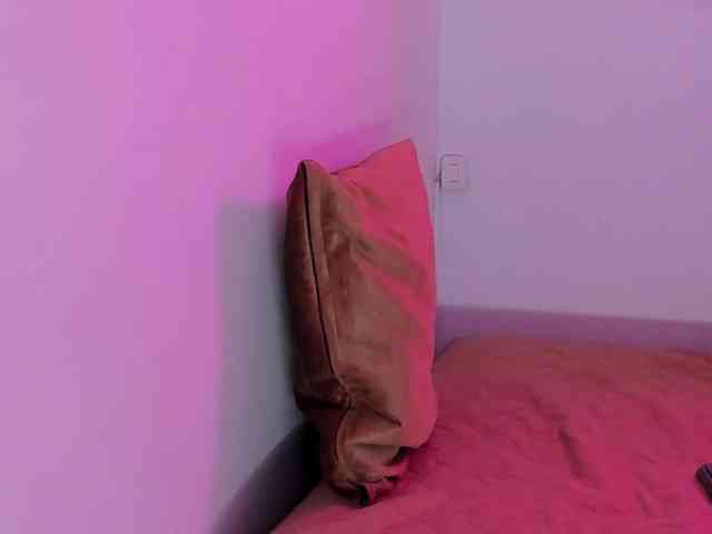 JadeZahar webcam