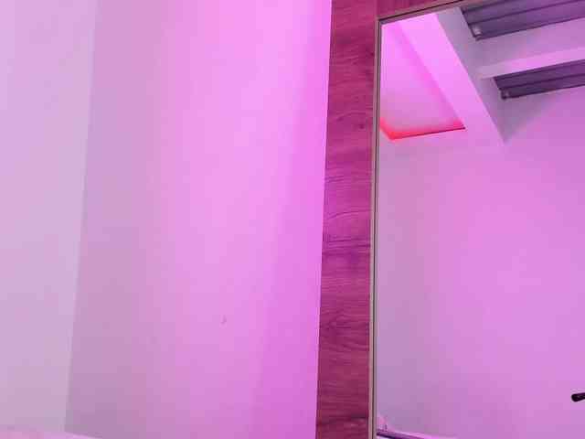 JadeZahar webcam