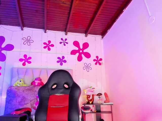 Tinyrose live webcam show