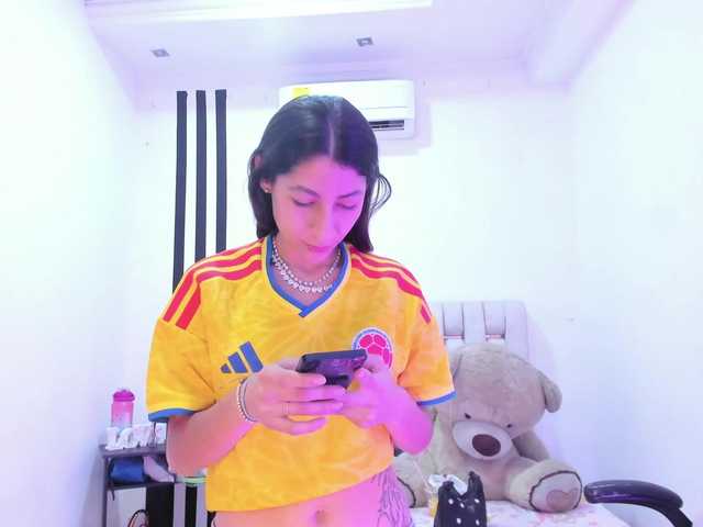 Tinyrose live cam on BongaCams