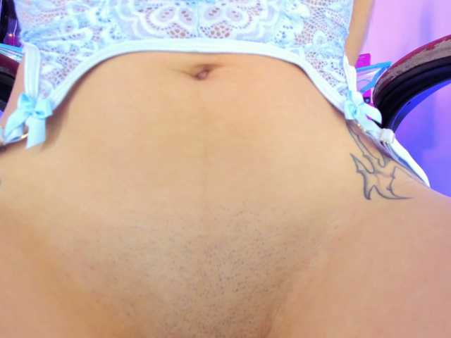 Tinyrose live cam on BongaCams
