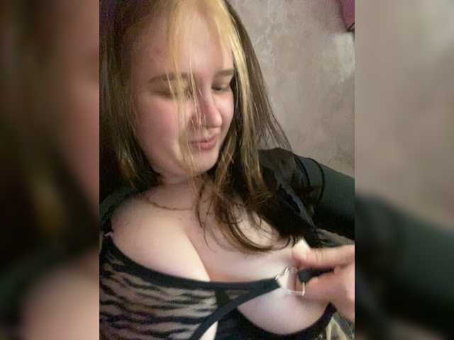 LinbergLin live cam on BongaCams