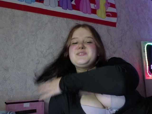 LinbergLin live cam on BongaCams